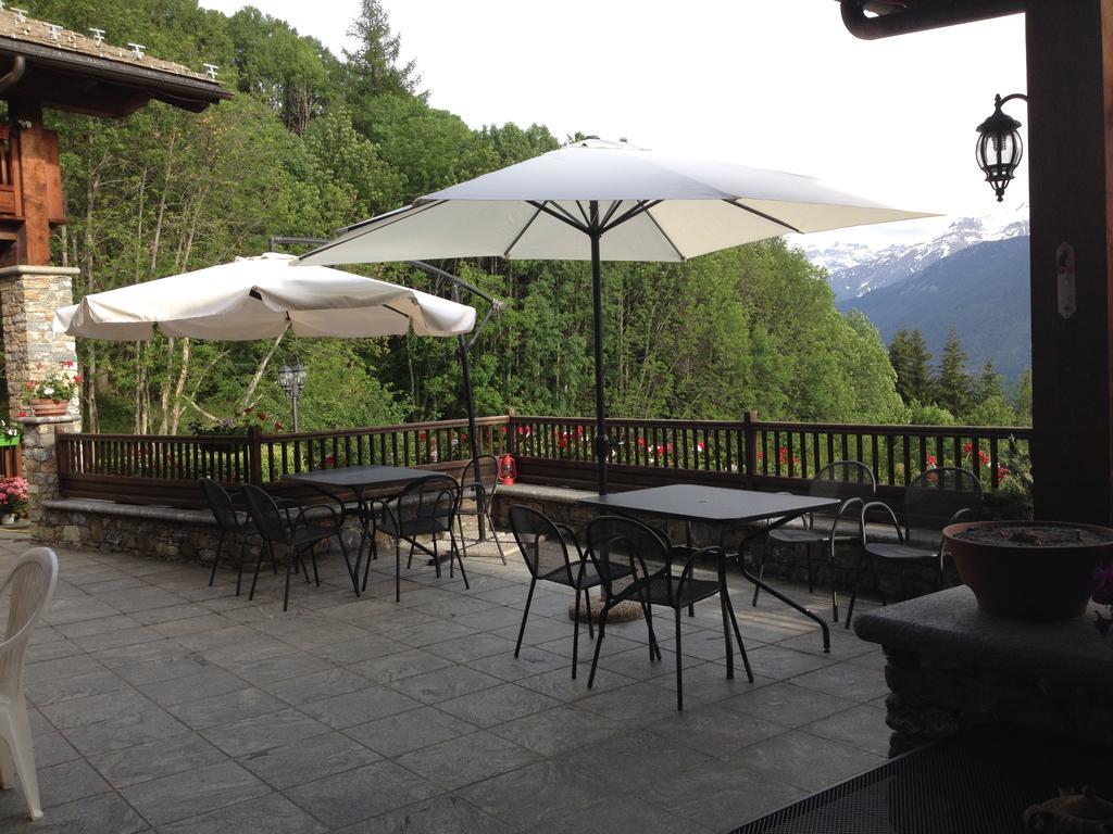 Les Combes Hotel La Salle Exterior photo